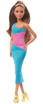 Mattel Barbie - Krajša punčka z rjavimi lasmi in roza-turkizno obleko (HJW82)