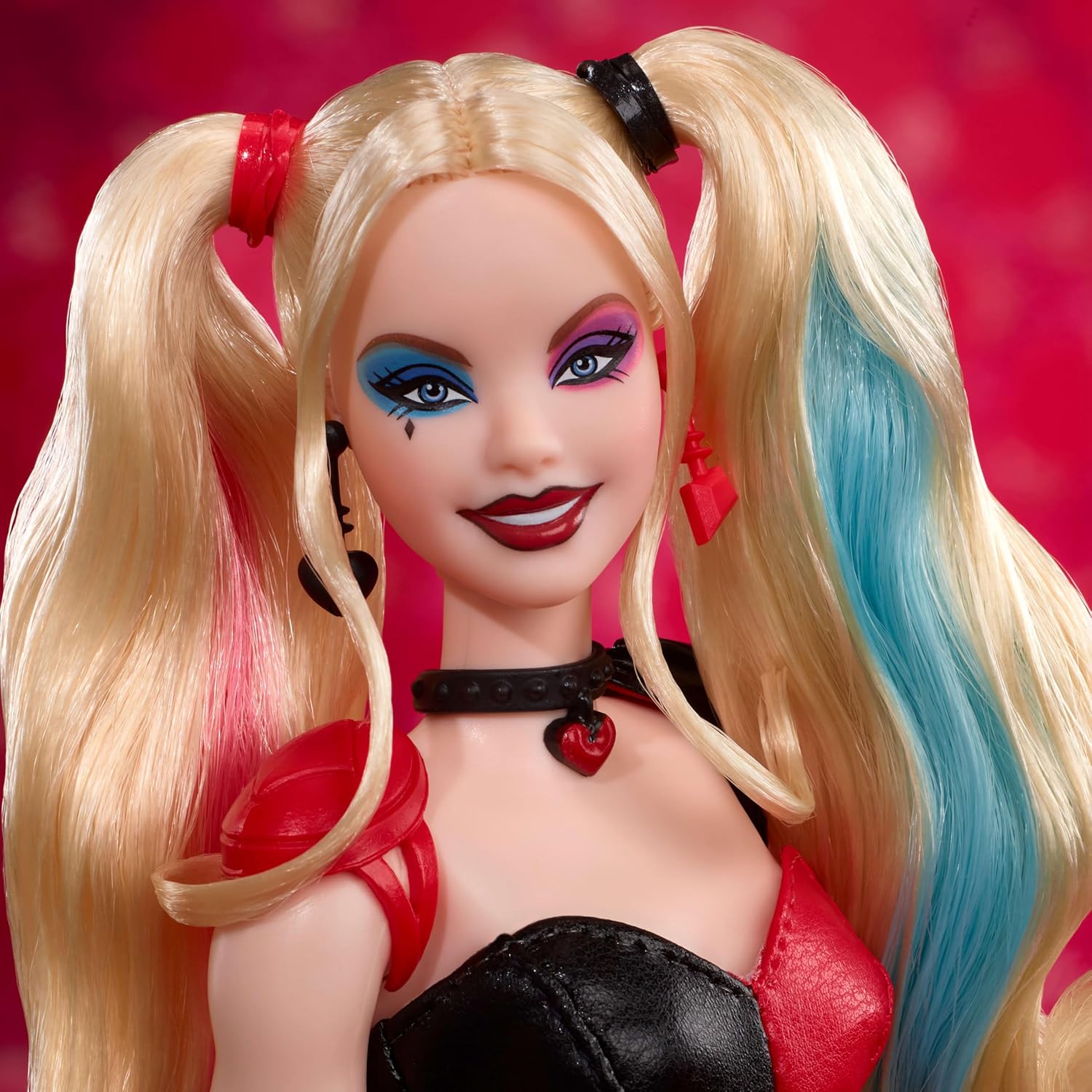 Barbie Signature Harley Quinn – Gyűjtői Baba, DC Batman 85. Évforduló Sorozat (HRM84)