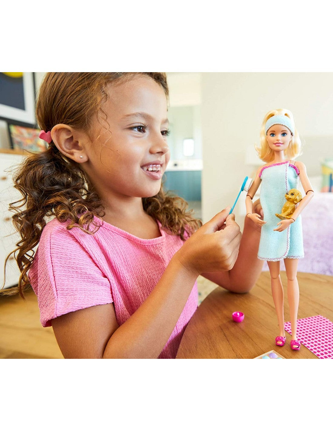 Mattel Barbie - Lutka blondinka s kužkom (GJG55)