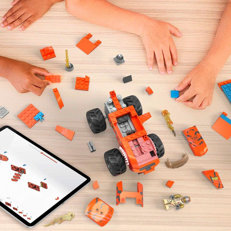 Hot Wheels Smash 'N Crash Tiger Shark Chomp Course