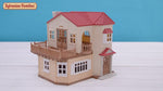 Sylvanian Families Rdeča streha podeželska hiša s pohištvom in posebnimi oblekami 5727